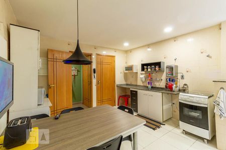 Apartamento à venda com 97m², 3 quartos e 1 vagaCozinha