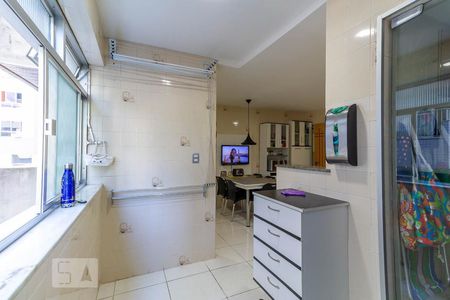 Apartamento à venda com 97m², 3 quartos e 1 vagaÁrea de Serviço