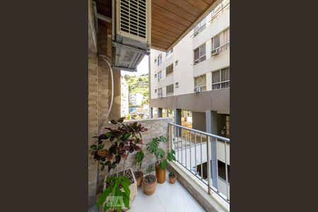 Apartamento à venda com 97m², 3 quartos e 1 vagaVaranda