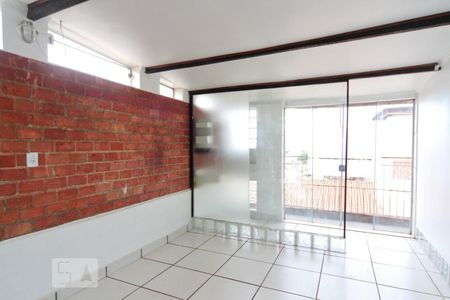 Sala de casa para alugar com 2 quartos, 95m² em Vila Roque, São Paulo