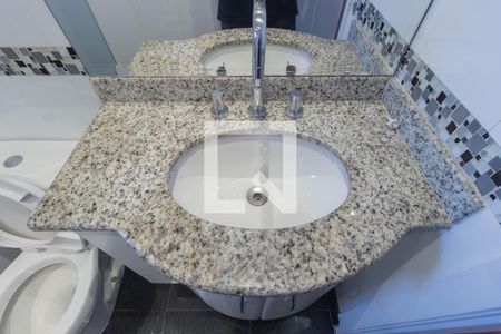 Apartamento à venda com 107m², 4 quartos e 2 vagasBanheiro 