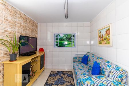 Casa à venda com 70m², 2 quartos e 2 vagasChurrasqueira