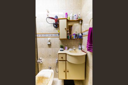 Casa à venda com 70m², 2 quartos e 2 vagasBanheiro da Suíte