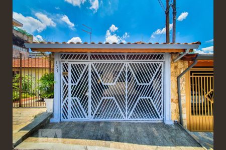 Casa à venda com 70m², 2 quartos e 2 vagasFachada