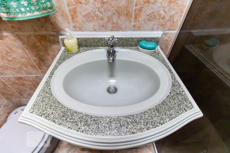 Casa à venda com 70m², 2 quartos e 2 vagasBanheiro