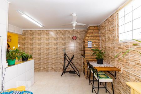 Casa à venda com 70m², 2 quartos e 2 vagasChurrasqueira