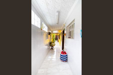 Casa à venda com 70m², 2 quartos e 2 vagasCorredor