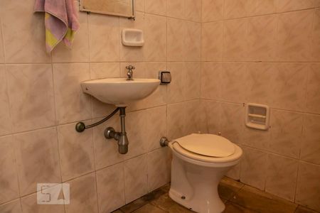 Casa à venda com 175m², 6 quartos e 5 vagasBanheiro Externo 1