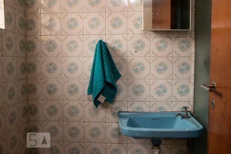 Casa à venda com 175m², 6 quartos e 5 vagasBanheiro Suíte 2