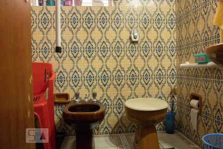 Casa à venda com 175m², 6 quartos e 5 vagasBanheiro 2