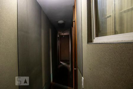 Casa à venda com 175m², 6 quartos e 5 vagasCorredor