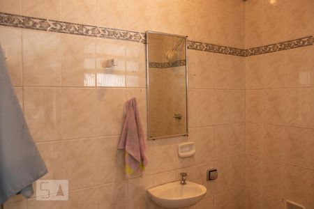 Casa à venda com 175m², 6 quartos e 5 vagasBanheiro Externo 1