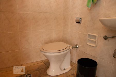 Casa à venda com 175m², 6 quartos e 5 vagasBanheiro Externo 2