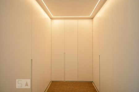 Closet de apartamento para alugar com 1 quarto, 101m² em Sumarezinho, São Paulo