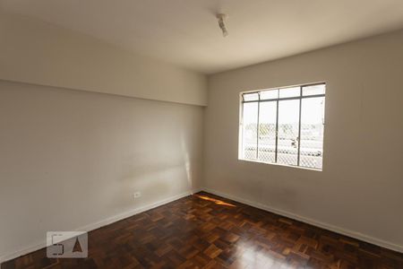 Quarto 2 de apartamento para alugar com 2 quartos, 71m² em Centro, Curitiba
