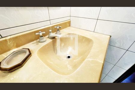 Banheiro da Suíte 1 de casa à venda com 3 quartos, 181m² em Jardim Santa Mena, Guarulhos