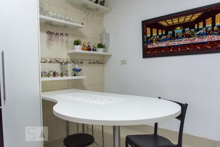 Casa à venda com 173m², 3 quartos e 2 vagasCozinha