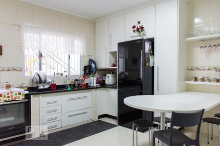 Casa à venda com 173m², 3 quartos e 2 vagasCozinha