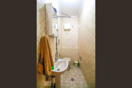 Casa para alugar com 140m², 2 quartos e 1 vaga Casa para alugar com 140m², 2 quartos e 1 vagaBanheiro de Serviço