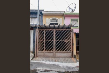 Casa para alugar com 140m², 2 quartos e 1 vaga Casa para alugar com 140m², 2 quartos e 1 vagaFachada