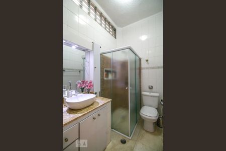 Casa para alugar com 140m², 2 quartos e 1 vaga Casa para alugar com 140m², 2 quartos e 1 vagaBanheiro