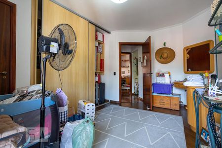 Casa à venda com 520m², 5 quartos e 5 vagasSuíte 2