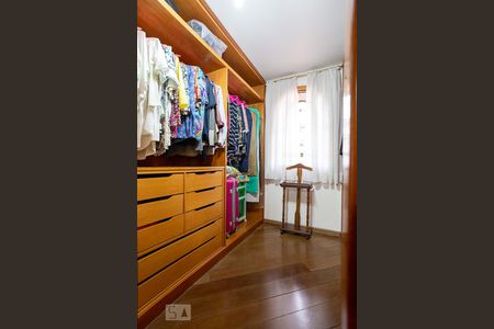 Casa à venda com 520m², 5 quartos e 5 vagasCloset da Suite Master