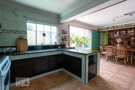 Casa à venda com 520m², 5 quartos e 5 vagasCozinha 2