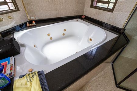 Casa à venda com 520m², 5 quartos e 5 vagasBanheiro da Suite Master