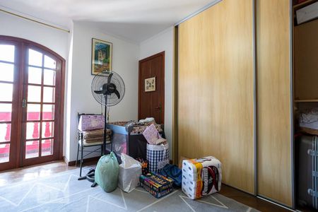 Casa à venda com 520m², 5 quartos e 5 vagasSuíte 2