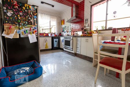 Casa à venda com 520m², 5 quartos e 5 vagasCozinha 1