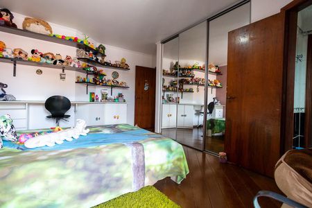 Casa à venda com 520m², 5 quartos e 5 vagasSuíte 3