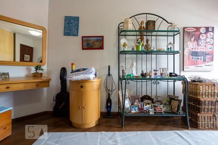 Casa à venda com 520m², 5 quartos e 5 vagasSuíte 2