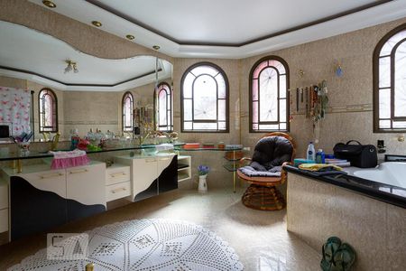 Casa à venda com 520m², 5 quartos e 5 vagasBanheiro da Suite Master