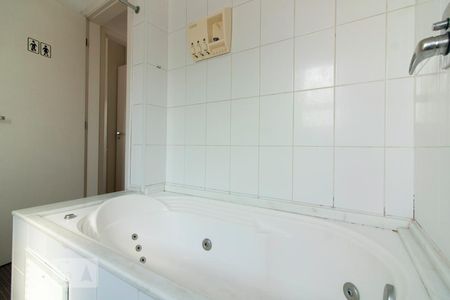Banheiro de apartamento para alugar com 1 quarto, 41m² em Vila Olímpia, São Paulo