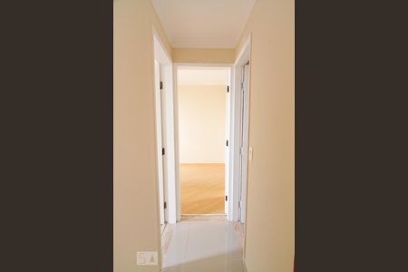 Corredor de apartamento para alugar com 2 quartos, 70m² em Vila dos Remedios, São Paulo