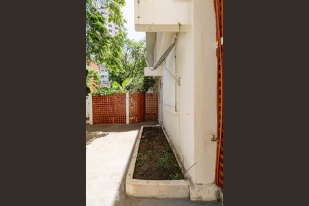 Casa para alugar com 100m², 2 quartos e 1 vagaQuintal