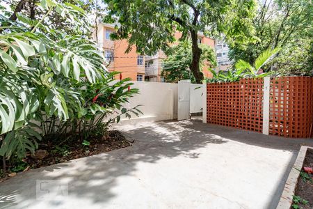 Casa para alugar com 100m², 2 quartos e 1 vagaQuintal