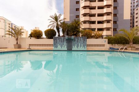 Apartamento à venda com 250m², 3 quartos e 4 vagasÁrea comum - Piscina