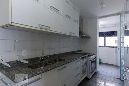 Apartamento à venda com 250m², 3 quartos e 4 vagasCozinha