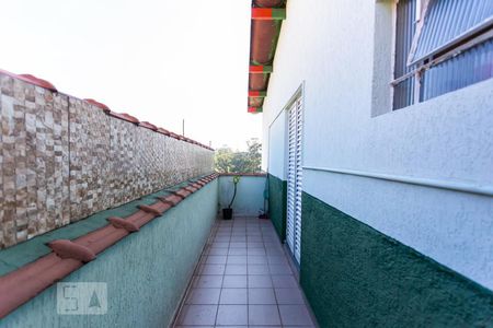 Casa à venda com 150m², 3 quartos e 2 vagasCorredor