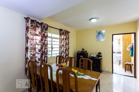 Casa à venda com 150m², 3 quartos e 2 vagasCopa