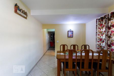 Casa à venda com 150m², 3 quartos e 2 vagasCopa