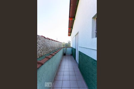 Casa à venda com 150m², 3 quartos e 2 vagasCorredor