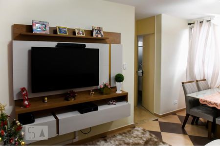 Sala de Apartamento com 2 quartos, 50m² Cangaíba