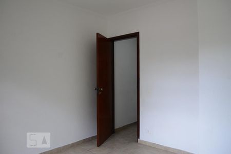 Quarto 1 de casa para alugar com 3 quartos, 100m² em Parque Pinheiros, Taboão da Serra