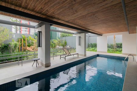 Studio para alugar com 27m², 1 quarto e sem vaga Studio para alugar com 27m², 1 quarto e sem vagaÁrea comum - Piscina