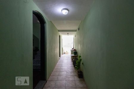 Casa à venda com 150m², 3 quartos e 2 vagasCorredor