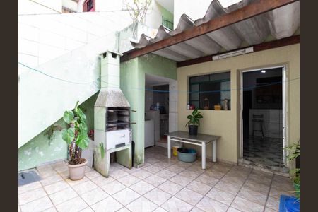 Casa à venda com 150m², 3 quartos e 2 vagasChurrasqueira