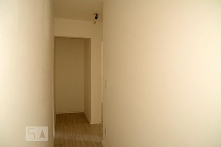 Corredor de apartamento para alugar com 2 quartos, 54m² em Jardim Caner, Taboão da Serra